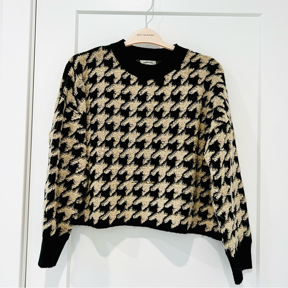 Max Studio Sweaters - Max Studio Dolman Houndstooth Sweater